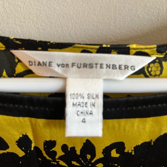 Silk dress - Picture 3 of 4